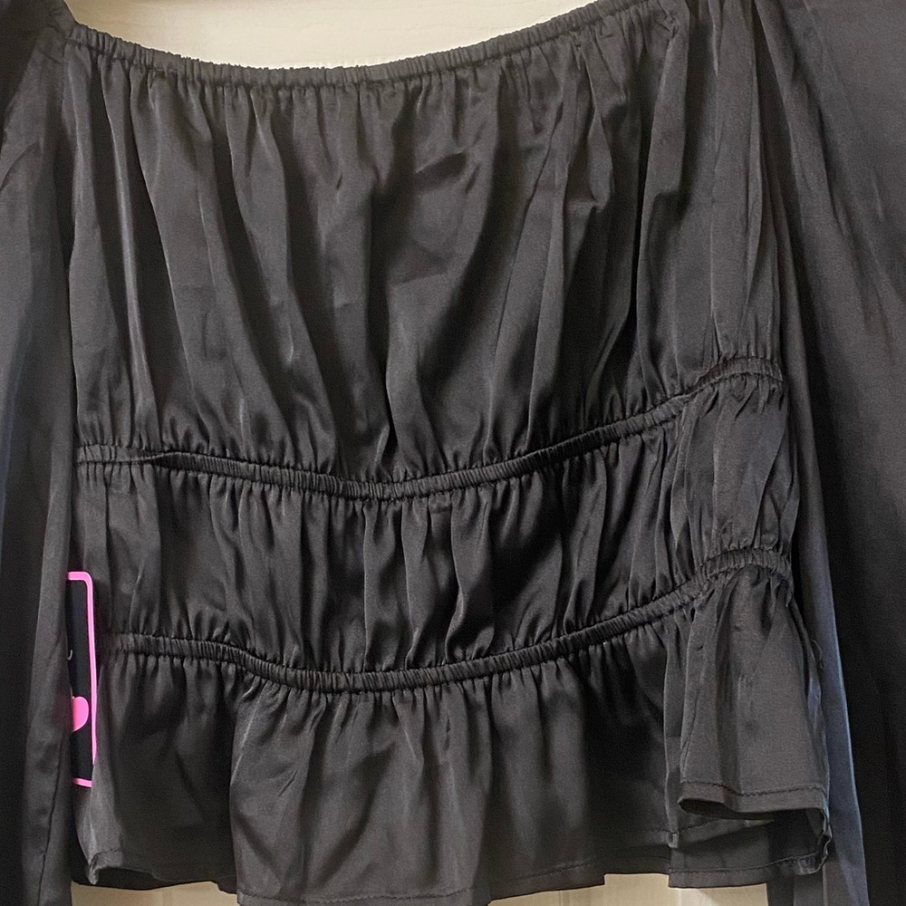 Mixed Threads Los Angeles Satin Black Puff Long Sleeve Crop Top Size Medium NWT - Picture 12 of 16